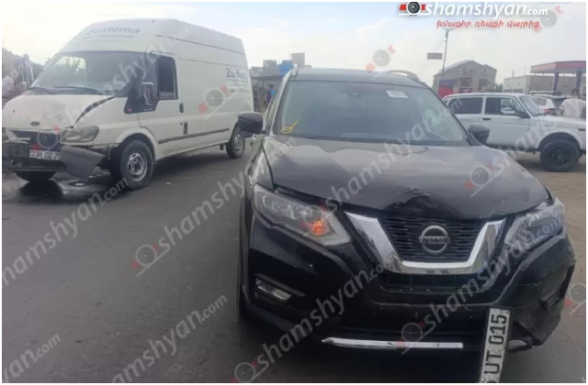 Արարատի մարզի Տափերական գյուղում բախվել են «Nissan Rogue»-ը, «Mitsubishi»-ն, «Ford Transit»-ը և «ՎԱԶ 2121»-ը․ կա վիրшվոր